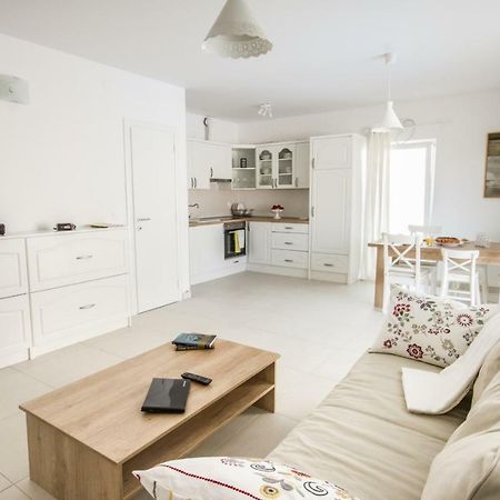 House Sunny Rock Baska Villa Dış mekan fotoğraf