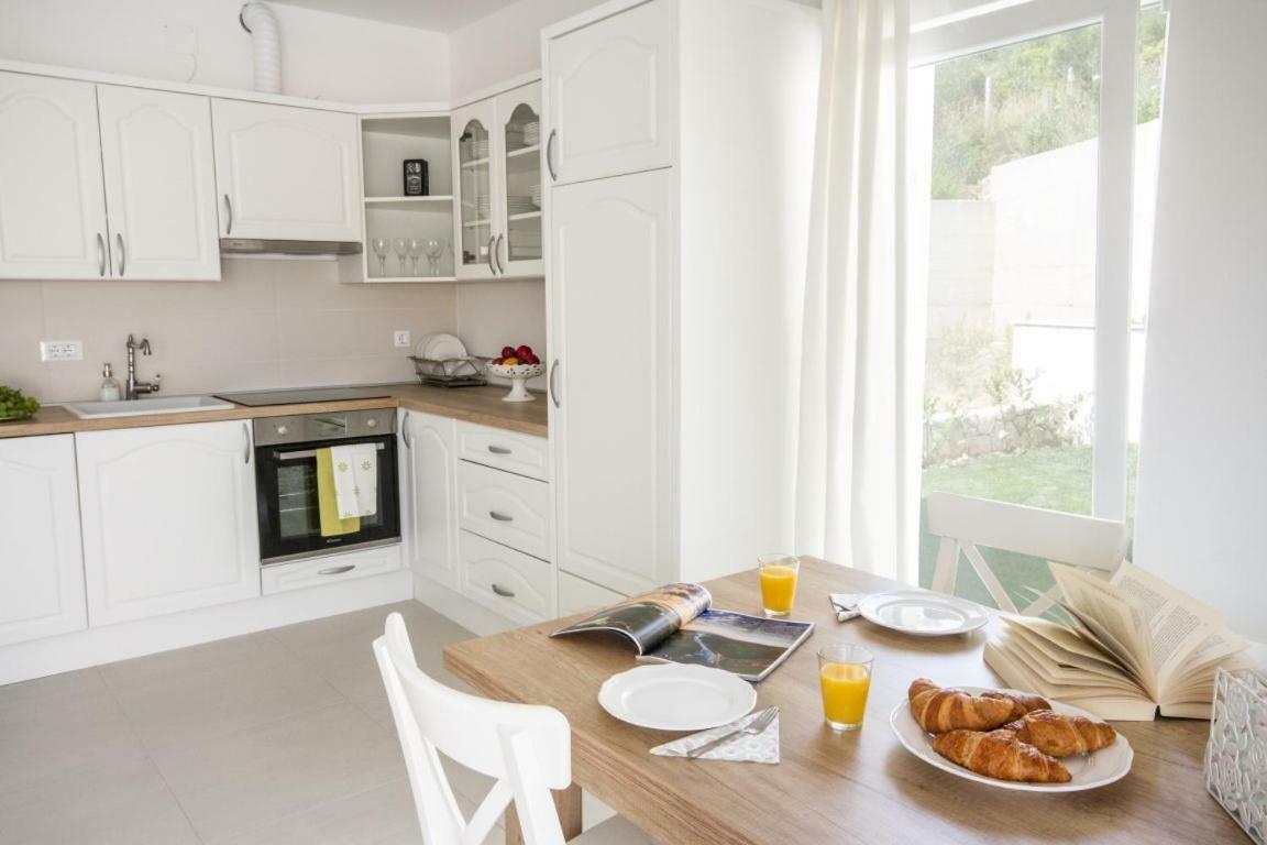 House Sunny Rock Baska Villa Dış mekan fotoğraf
